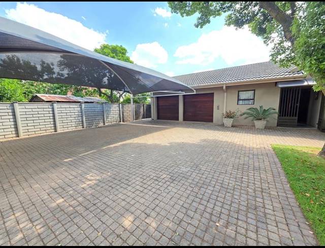 4 BEDROOM HOUSE FOR SALE IN GOLF PARK